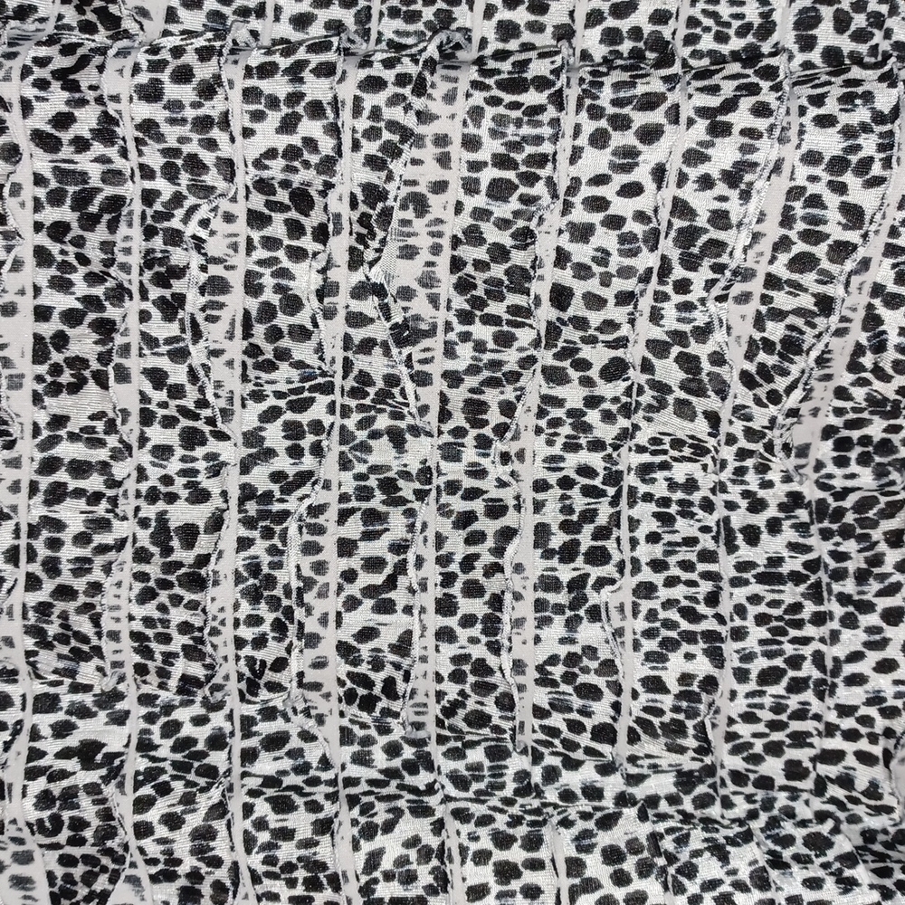 Chico's layered tank. Black and white.New condition. Size 2 which is Large - Picture 2 of 7